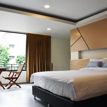 Tuck Me In Otel Chiang Mai Dış mekan fotoğraf