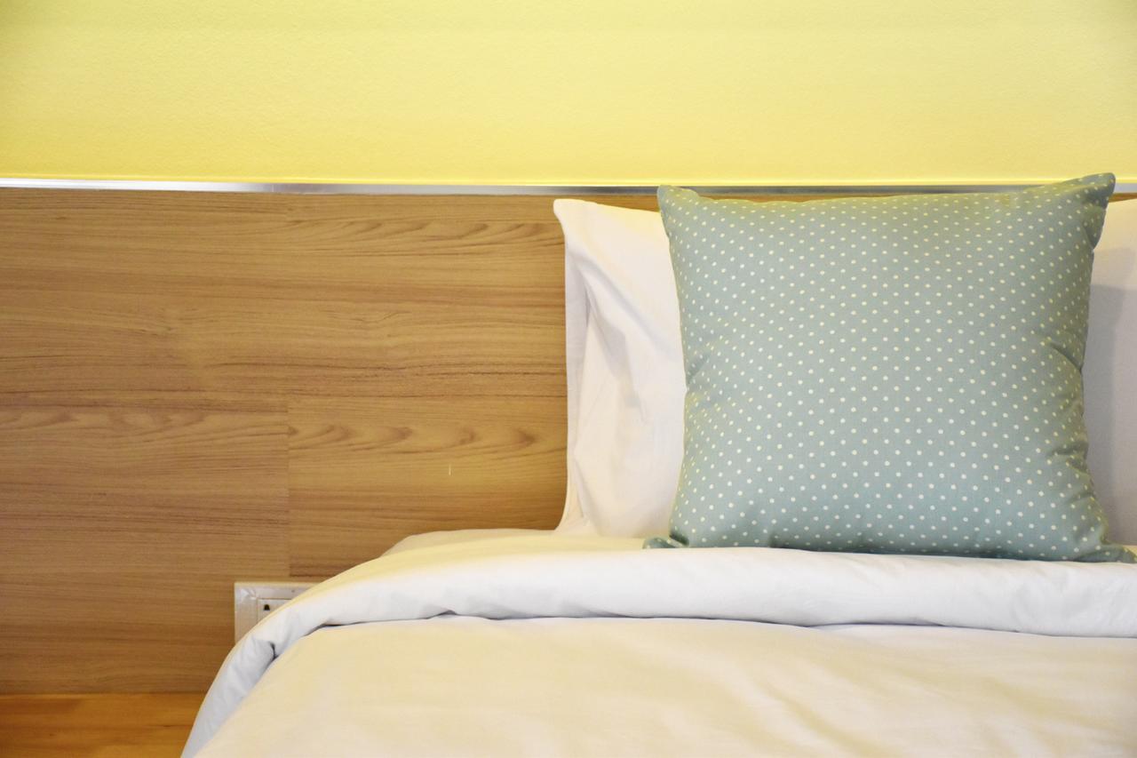 Tuck Me In Otel Chiang Mai Dış mekan fotoğraf
